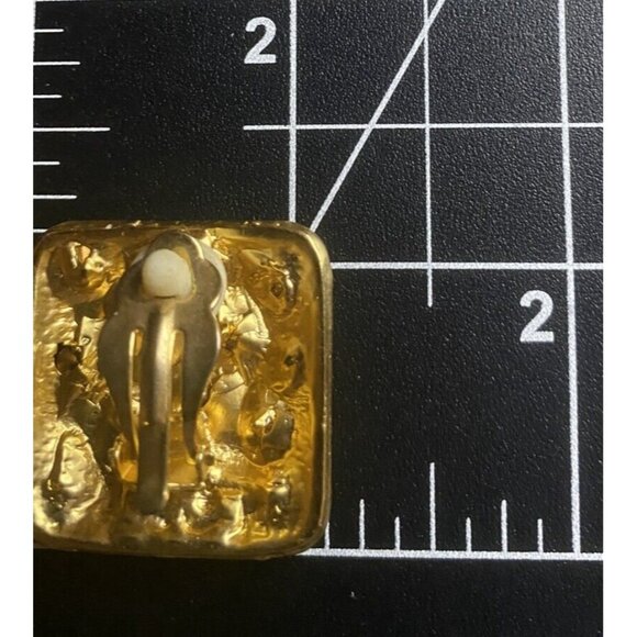 Vtg Earrings Leopard Gold Tone Brushed Finish Square With Amber Stones 1.25" - Picture 5 of 7